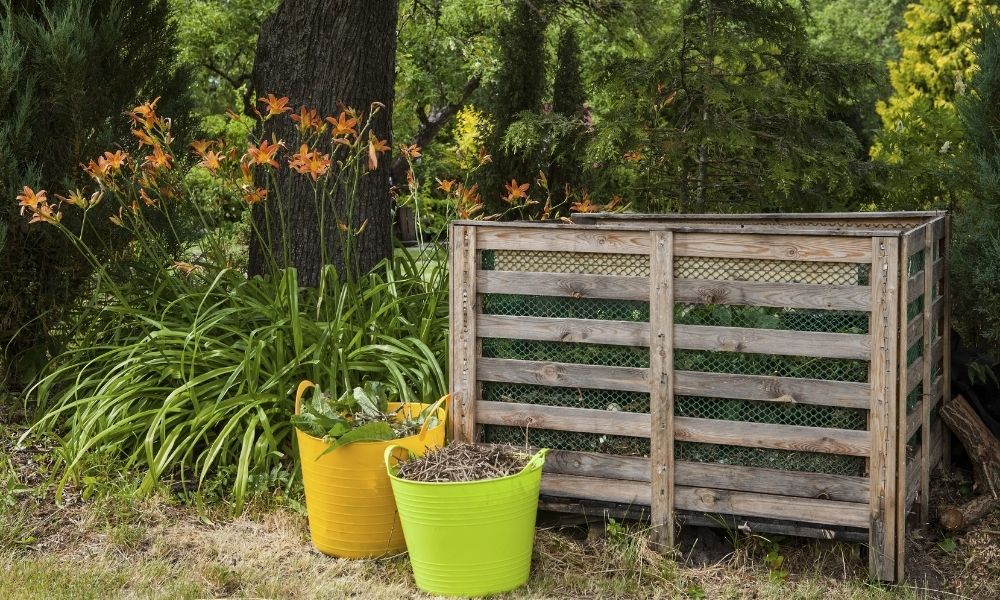 Mastering Manure: 4 Tips for Making a Compost Pile