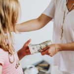 How to Help Your Kids Save for the Holidays